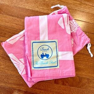 “Shells Travel” Beach Sheet